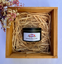Load image into Gallery viewer, Japanese Honeysuckle Scented Soy Candle