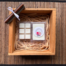 Load image into Gallery viewer, Tobacco Vanilla Scented Soy Candle