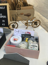 Load image into Gallery viewer, Pamper Hampers with Scented Soy Candles