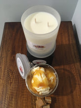 Load image into Gallery viewer, Caramilla Scented Soy Candle