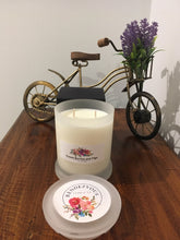 Load image into Gallery viewer, Forest Berries and Figs Scented Soy Candle