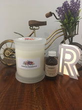 Load image into Gallery viewer, Ambered Sandalwood Scented Soy Candle