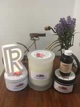 Load image into Gallery viewer, Ambered Sandalwood Scented Soy Candle