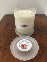 Load image into Gallery viewer, Kakadu Plum Scented Soy Candle
